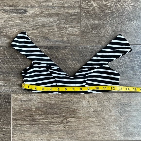 NWT Vitamin A Capri Bikini Top Black/White Stripe Small - Picture 4 of 8
